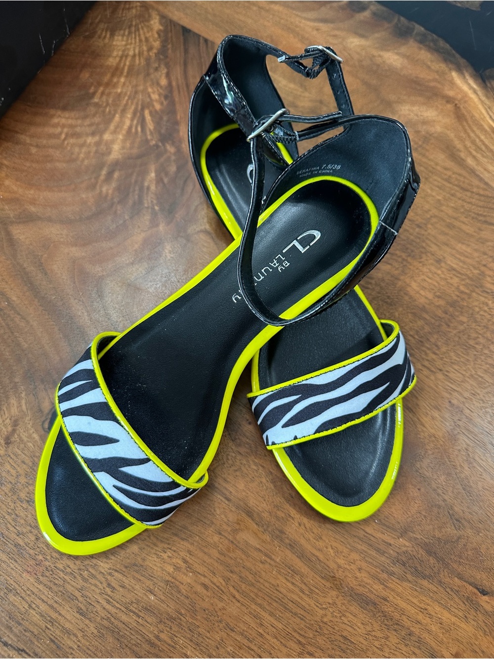 CL by Laundry Serafina Flat Ankle Strap Sandals Zebra Print Neon Yellow Size 7.5